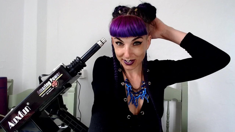 Goddess Maya: Tester New Fuck Machine