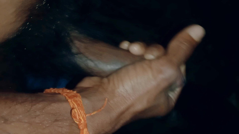 vijay Yadav: Masturbare cu pulă neagră indiană desi lungă și grasă