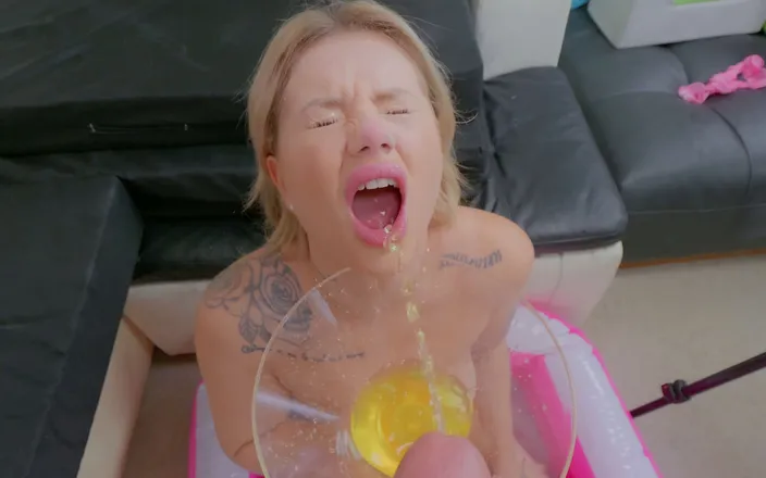 RealTobyDick: Con đĩ Pháp được ăn kiêng đi tiểu màu vàng và làm tình qua đường...