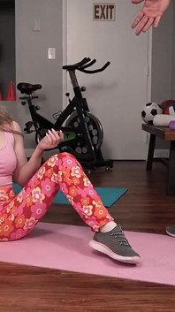 Le yoga classé X de sa belle-mère hippie - repousser les limites de son beau-fils et se faire remplir le visage de sperme