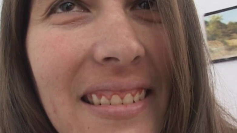 Real Home Made: Morena amateur hace una mamada y se crema en la...