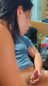 Tôi bắt gặp con trai tôi trong hành động... Và tôi quyết định lấy tinh dịch ra khỏi con cặc của mình