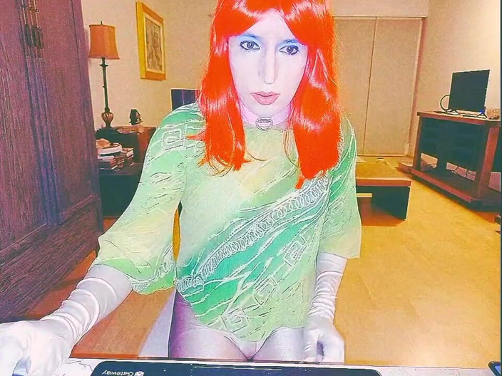 Tammy sissy slave: Tammysissy melancap dan bermain dengan kencingnya