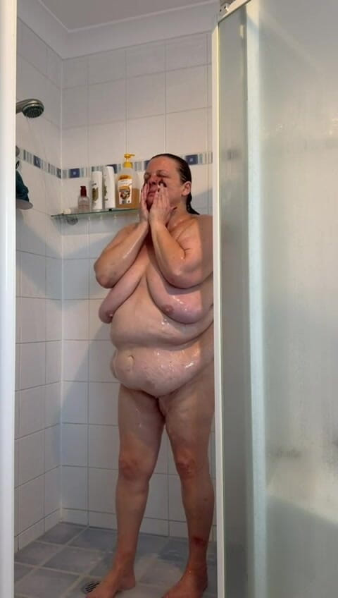 WeAreFukBunnies: Mírame limpiar mi enorme agujero