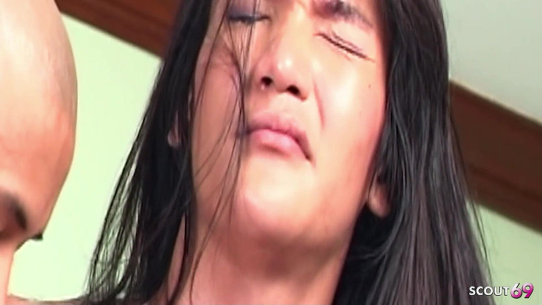 Shemale TS Collection: Hete Latijnse shemale van tinderdate geneukt in strakke kontgaatje