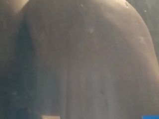 Sensualpolestar: Znovu se sprchuje