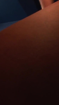Jasmine Webb en slampig mörkhyad flickvän med en rakad fitta och brunett har en kuk inuti hennes fitta