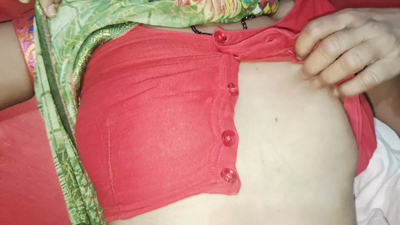 Rakesh: Rani, femme au foyer desi, se fait baiser