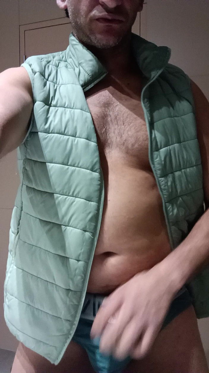 Boy top Amador: After Work, a Nice, Relaxing Bath.