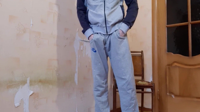 AlexRusFun: Builder rips his pants and jerks off his big cock