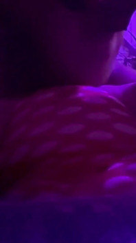 Randka Late Night z bykiem Liz biorącym prosto twardy kutas