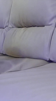 대기실에서 성기를 보여주고 큰 엉덩이 소녀가 저항하지 않는다