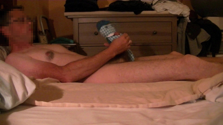 Mark Hannes: Melancap tangan dengan Toy Klausi von Pengguna Blueboyneedscum