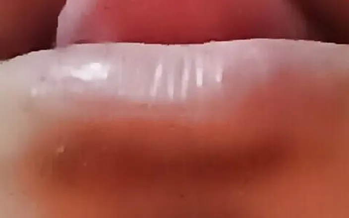 Gangbang straight: Taniya Red Lips Cum