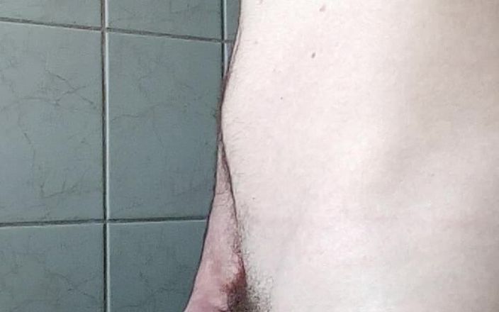 Deepthroat Studio: Esibizionista masturbarsi usando una manica
