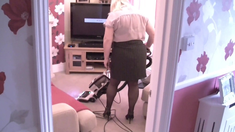 Julie Cunningham: Julie Cunningham housework for client