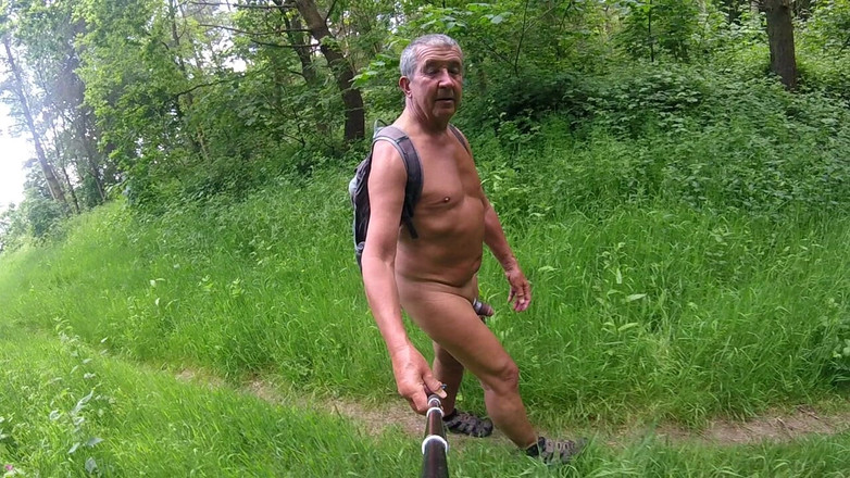 Andy: Striptis Walk in the Woods