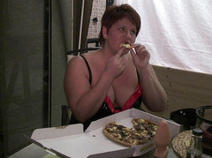 Anna Devot: Annadevot - aku makan pizza