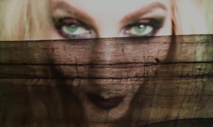 Goddess Celine: Vtlačen do mého nylonového podání