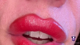 Porno audio trans 2 - À genoux - je suis ta maîtresse et tu es enfermée dans une cage de chasteté