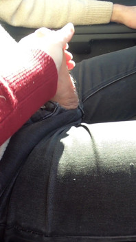 Vrouw wil neuken in de auto en berijdt mijn harde pik voor een lekker en natte creampie