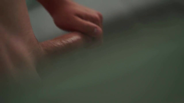 qaz11: Masturbación con la mano en cámara 120