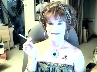 FemmeCheri120: Starý, ale dobrotička v červené paruce