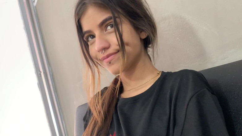 TUflacasex123: मेरी सौतेली बहन मुझे शर्टलेस नहीं देख सकती ' क्योंकि मेरे लिए उसकी इच्छाएं बढ़ जाती हैं