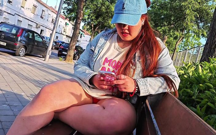 Latincurvyredhead: 내 의붓 형제의 아내는 그녀가 공공 장소에서 자위하고 내 방문 후 나에게 시오후키주는 그녀의 환상을 즐길 수 있도록 도와달라고 부탁합니다.