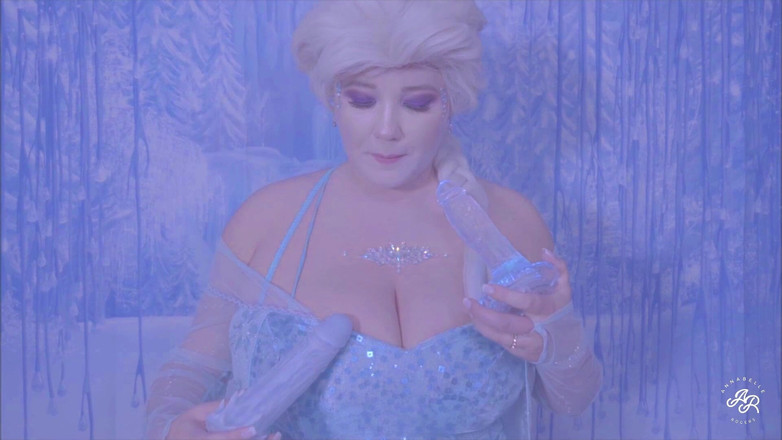 Annabelle Rogers: Elsa met grote tieten