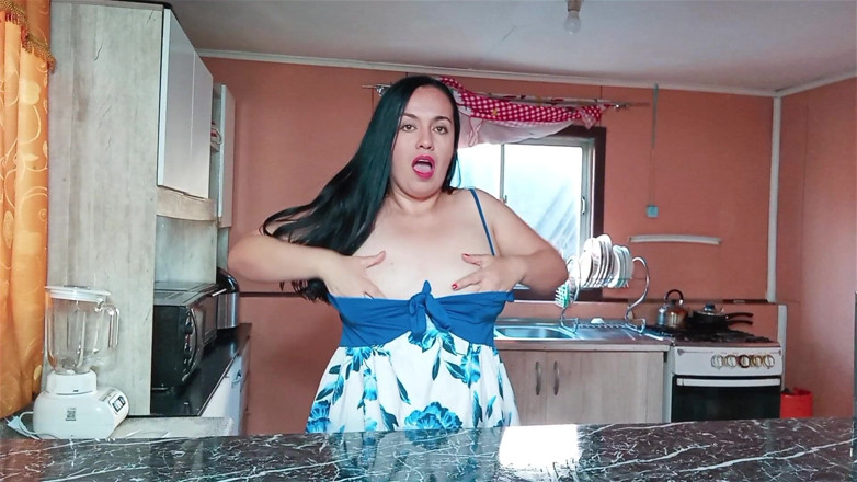 Kellyhotstepmom: Stepmom POV in the Kitchen