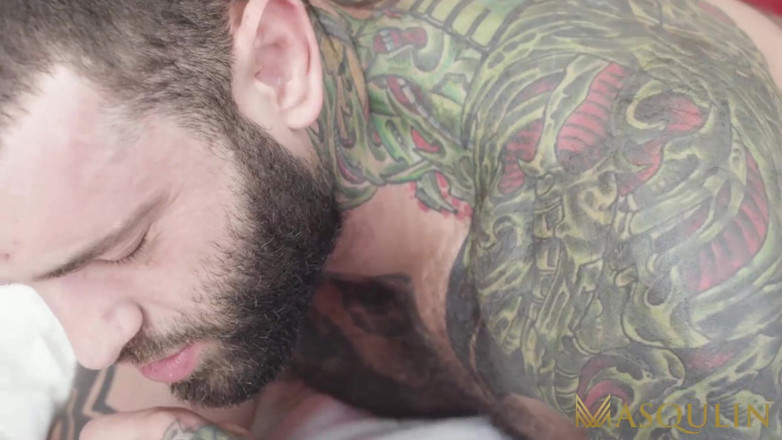 Masqulin: MASQULIN - Hunky Pierce Paris barebacks bearded Markus Kage
