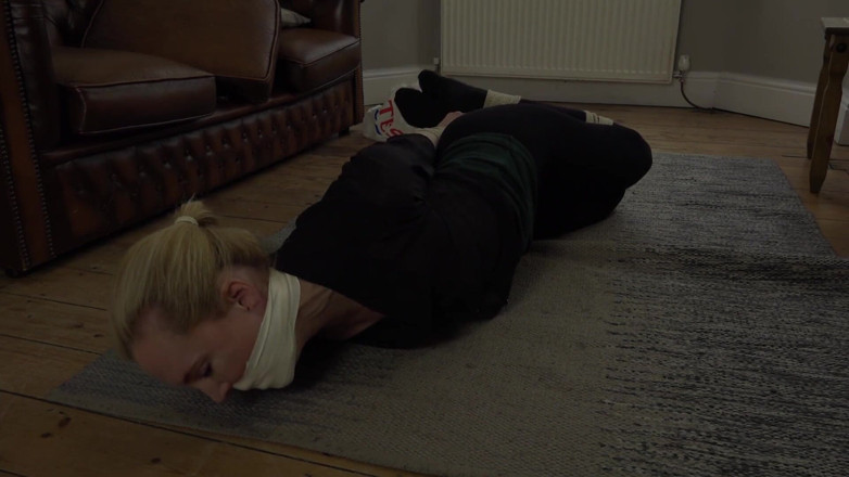Restricting Ropes: Ariel Anderssen - esaret