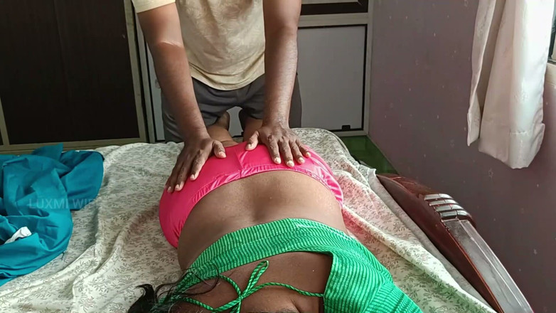 Luxmi Wife: Ev hanımı masajcı tarafından sikiliyor bölüm 2