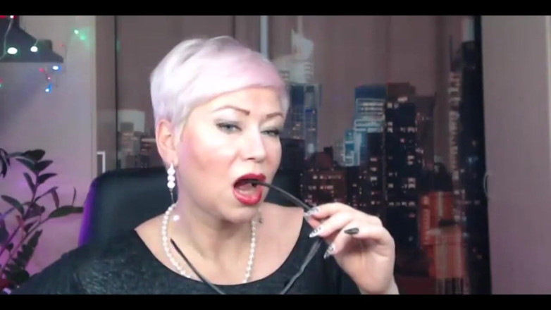 AimeeParadise: Moje sladká zralá děvka Aimeeparadise je zpět do práce! Včerejší...