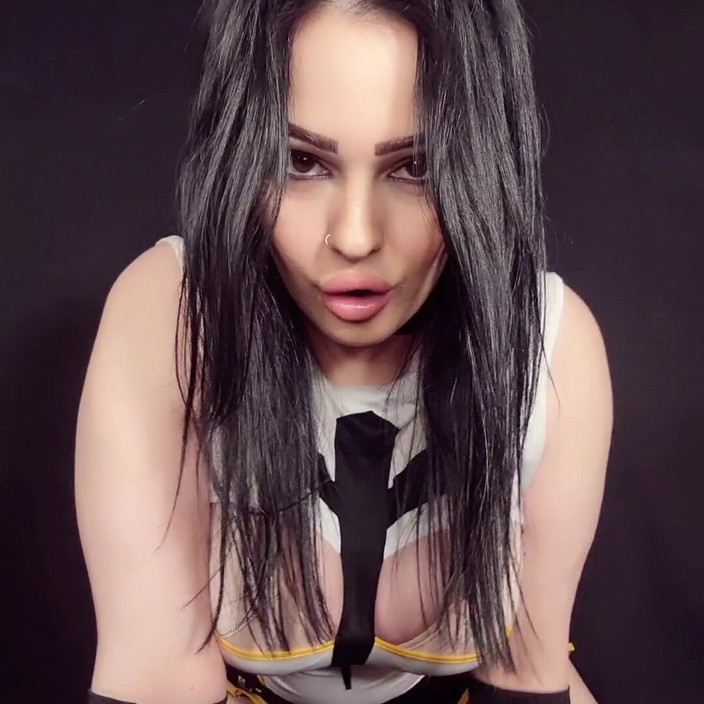 Lacey Looxxx: Les désirs de la nonne Lacey