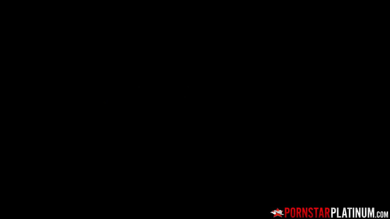 Pornstar Platinum: Платиновий порнозірка. Лесбійський секс Аріелли Феррери та Мінді Мінк