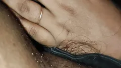 Oggi l'esclusivo ragazza mallu gioca con un grosso cazzo e un sacco di sperma