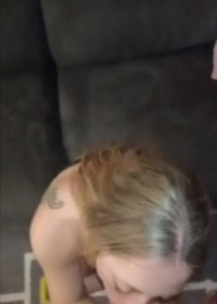 Laura sexywomen: Espanhola loira de olhos azuis adora se ajoelhar, comer um...