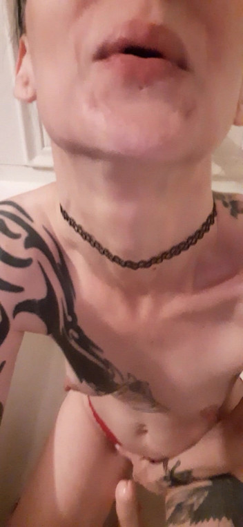 PandoraSG: Orinando en bragas y madrastra pidiendo leche