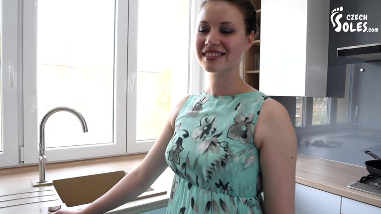 Czech Soles - foot fetish content: Gioielli per i suoi sexy piedi nudi