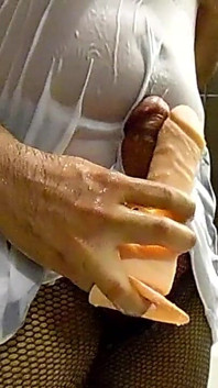 Plezier hebben onder de douche in lingerie deel 2