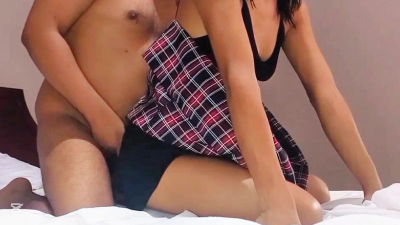 Skinnydanie21: After School, She Meets Her Neighbor