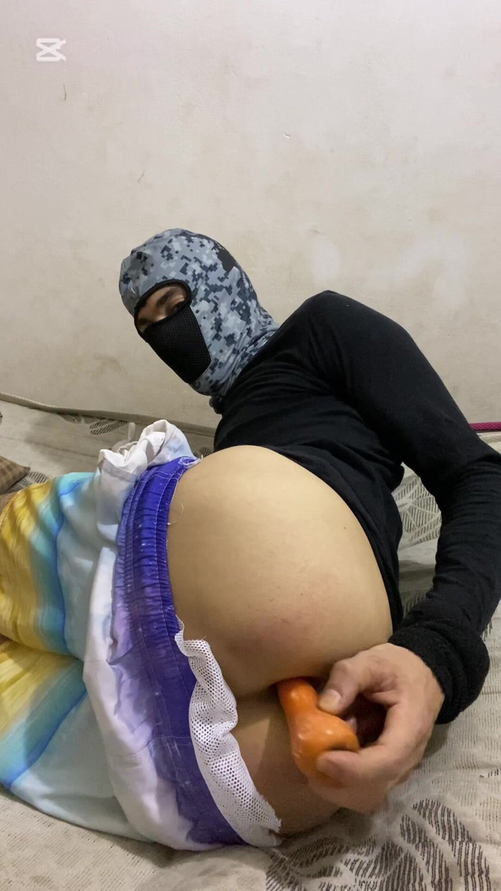 Fo2sh saleh: Šukání zadku