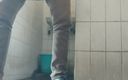 Tamil 10 inches BBC: लड़का बाथरूम में अपना बड़ा लंड चोद रहा है