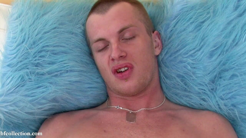 BoyFun Solo: Mark masturbiert