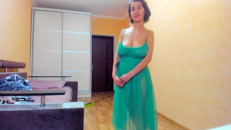 myla_angel: Heiße myla angel in einem grünen, transparenten kleid!