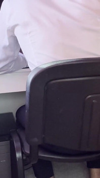 Insegnante tenta il suo studente per fare sesso dopo le lezioni