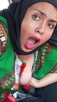 Indiana Usando Hijab Fez Sexo No Carro