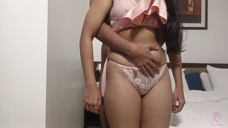 LetsFbaby: बिस्तर पर जाने से पहले जुनूनी जोरदार चुदाई